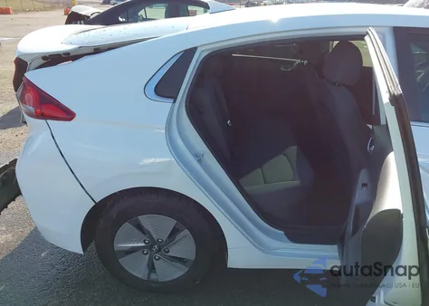 2021 Hyundai Ioniq Hybrid Se z USA, uszkodzony, nr VIN KMHC75LC2MU251057